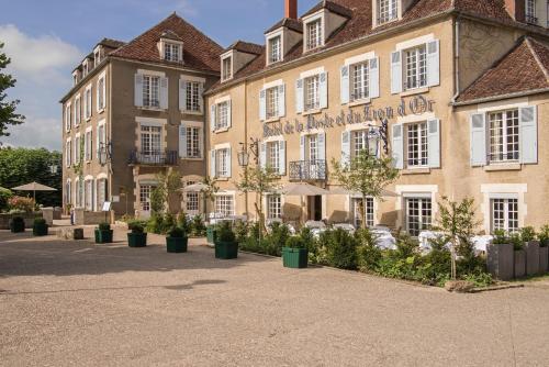 Hôtel Restaurant De La Poste & Du Lion D'or : Hotel proche de Fontenay-près-Vézelay