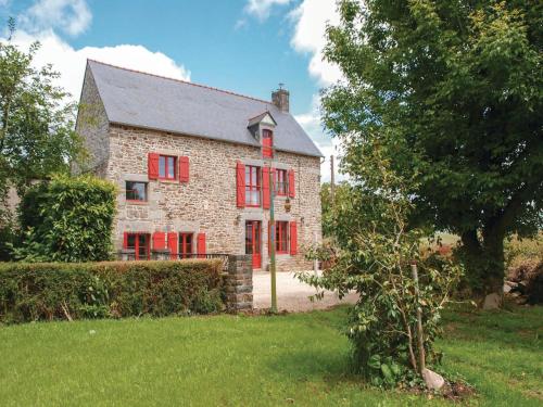 Three-Bedroom Holiday Home in Pleudihen sur Rance : Hebergement proche de Châteauneuf-d'Ille-et-Vilaine