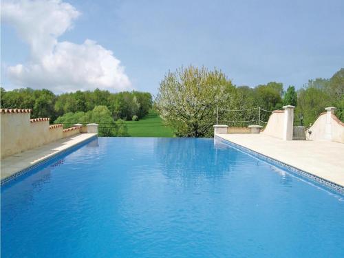 Holiday home Montignac Le Coq with Outdoor Swimming Pool 392 : Hebergement proche de Chadurie