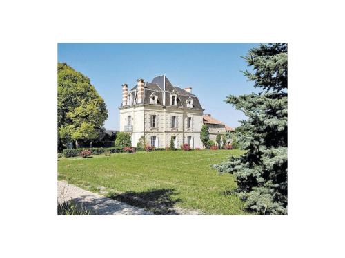 Holiday Home Mouterre-Silly : Hebergement proche d'Aulnay