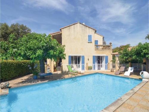 Three-Bedroom Holiday Home in Collias : Hebergement proche de Castillon-du-Gard