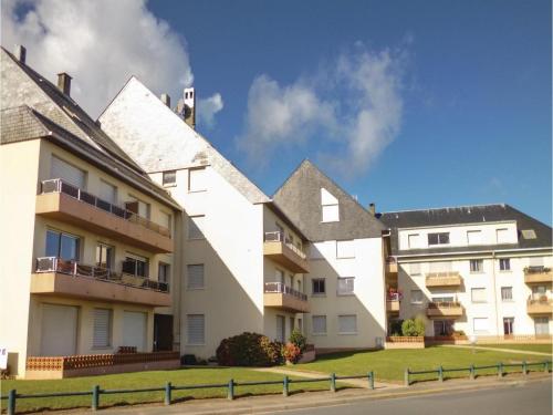 One-Bedroom Apartment in Grandcamp-Maisy : Appartement proche d'Osmanville