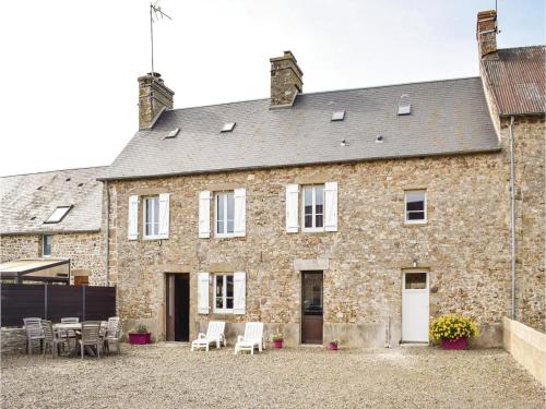 Two-Bedroom Holiday Home in Pirou : Hebergement proche de Saint-Martin-d'Aubigny