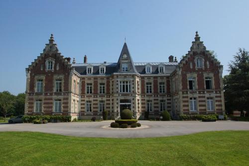Najeti Hôtel Château Tilques : Hotel proche de Noordpeene