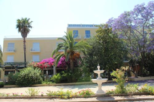 Castellu : Hotel proche de Rutali