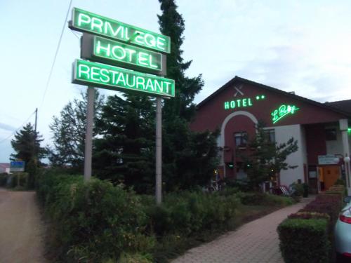 Hôtel restaurant le Privilège by balladins : Hotel proche de Regnéville-sur-Meuse