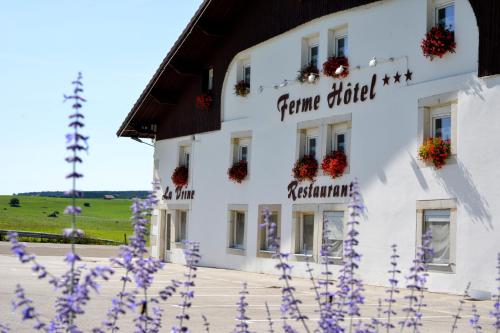 Ferme Hotel de la Vrine : Hotel proche de Doubs