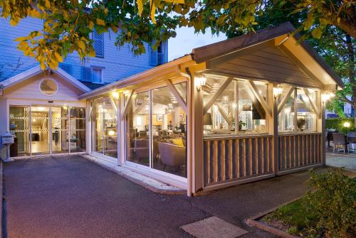 Comfort Hotel Acadie Les Ulis : Hotel proche de Courson-Monteloup
