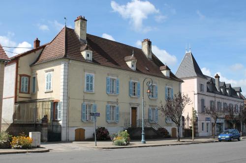 Chambres d'hôtes La Distillerie B&B : Chambres d'hotes/B&B proche de Frangy-en-Bresse