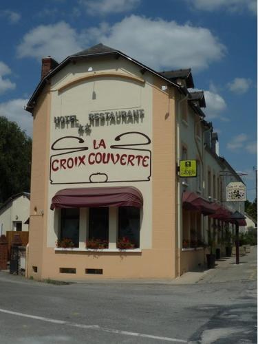 Hôtel-Restaurant La Croix Couverte : Hotel proche de Saint-Ouën-des-Vallons