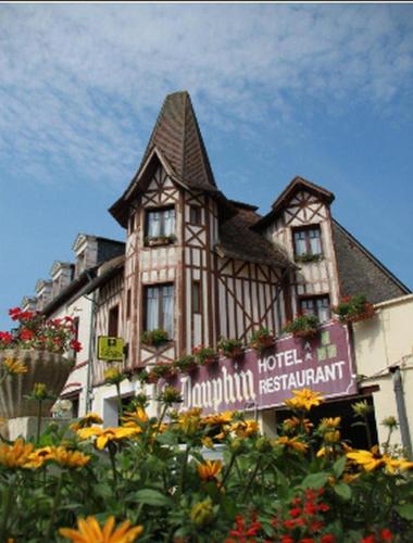Hôtel le Dauphin : Hotel proche de Saint-Hilaire-la-Gérard