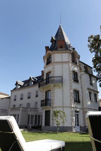 Château Les 4 Saisons : Chambres d'hotes/B&B proche de Saint-Diéry