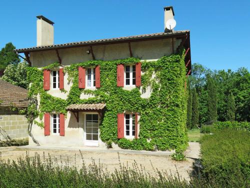 Ferienhaus mit Pool Montignac-de-Lauzun 300S : Hebergement proche de Saint-Maurice-de-Lestapel
