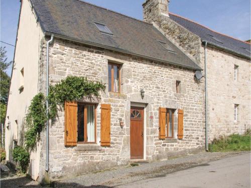 Two-Bedroom Holiday Home in St Goueno : Hebergement proche de Saint-Trimoël
