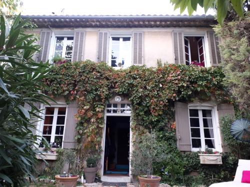 Jolie maison au pied du Garlaban : Hebergement proche de La Penne-sur-Huveaune
