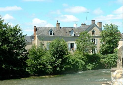 Chambres d'hôtes Le Pont Romain : Chambres d'hotes/B&B proche de Saint-Mars-de-Locquenay