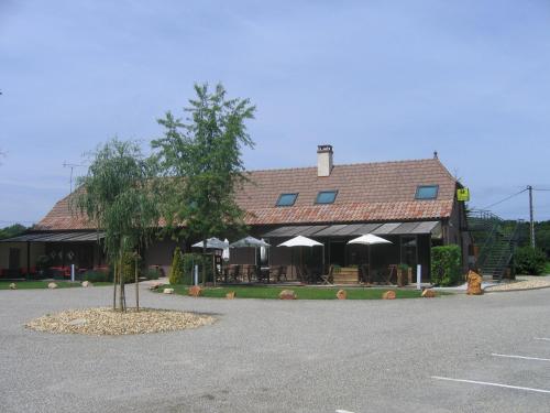 Logis - Hôtel Barbier des Bois : Hotel proche de Louhans