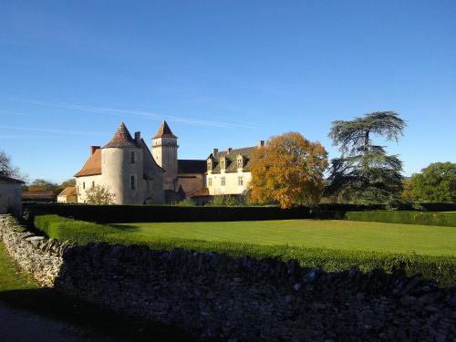 Château De Couanac : Hebergement proche de Loze