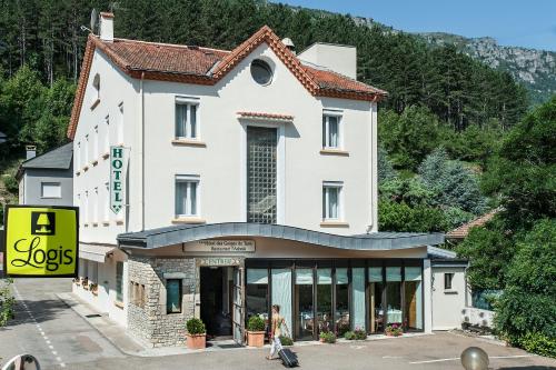 Hotel Des Gorges Du Tarn : Hotel proche de Saint-Martin-de-Lansuscle
