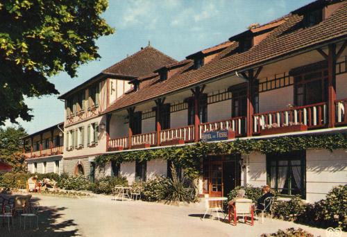 Hôtel de Tessé : Hotel proche de Le Champ-de-la-Pierre
