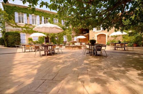 Chateau du Puits Es Pratx : Hotel proche d'Aigues-Vives