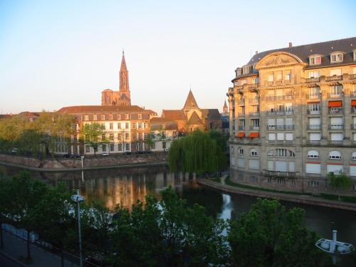Bel appartement avec vue sur quais : Appartement proche de Strasbourg