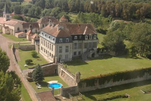 Château de Flée : Chambres d'hotes/B&B proche de Chassey