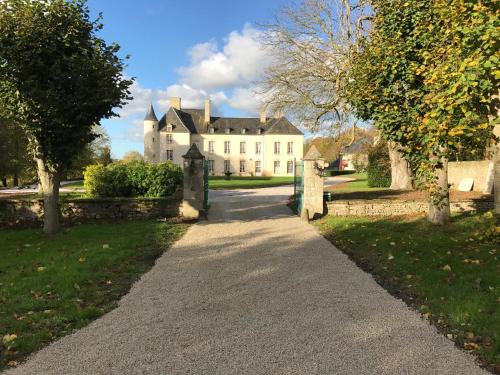 Le Château d'Asnières en Bessin : Chambres d'hotes/B&B proche de Grandcamp-Maisy