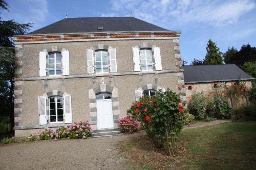 Maison St Mayeul : Hebergement proche de Saint-Jean-sur-Erve