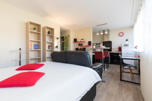 Chambery Appart Hotels : Appartement proche de Les Marches
