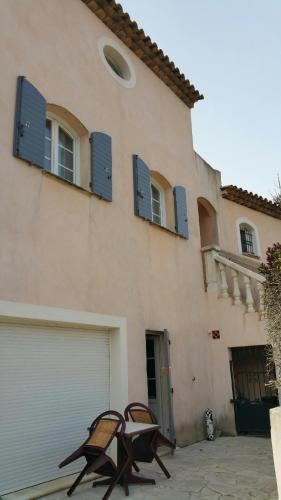 Pays d'Aix Soleilo : Appartement proche de Puyloubier