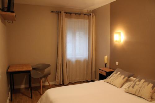 Les Glycines : Hotel proche de Castillon-du-Gard