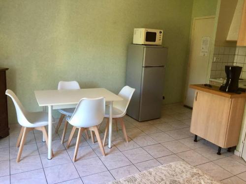 Studio meuble : Appartement proche d'Allemagne-en-Provence