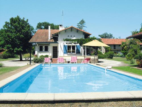Hébergement Ferienhaus mit Pool St. Julien-en-Born 140S