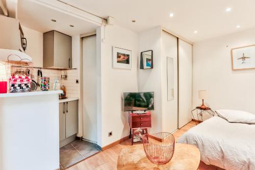 Appartement cosy studio 2 steps from the champs elysees