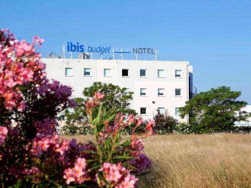 ibis budget Narbonne Est : Hotel proche de Coursan
