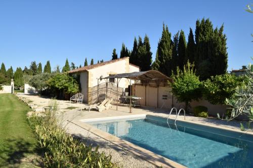 ACCENT IMMOBILIER - Villa Encierro, piscine 6/9 pers : Hebergement proche de Beaucaire