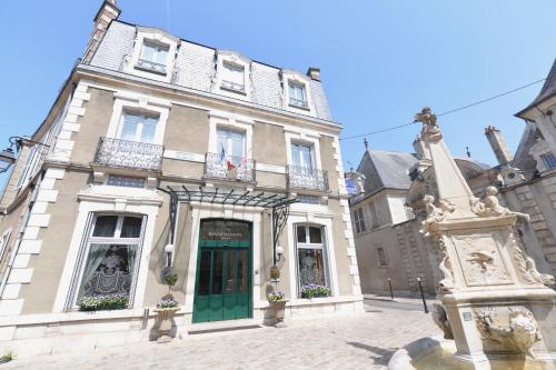Best Western Plus Hôtel D'Angleterre : Hotel proche de Les Aix-d'Angillon