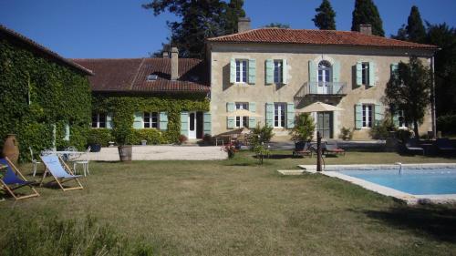 Villa Marambat : Hebergement proche de Le Brouilh-Monbert