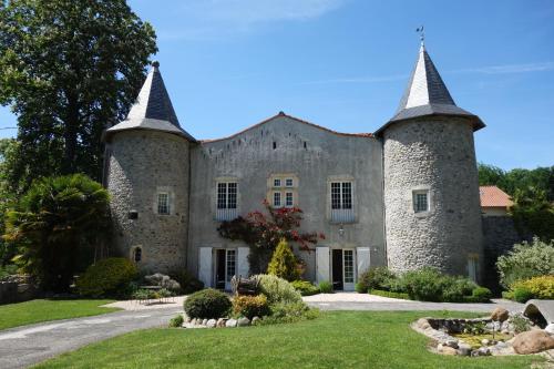 Domaine de Vidaussan. : Chambres d'hotes/B&B proche de Saint-Ignan