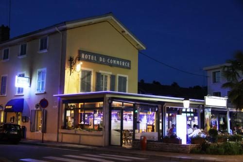 Hotel du Commerce : Hotel proche de Saint-André-sur-Vieux-Jonc