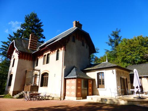 Le Manoir sur la Roche : Chambres d'hotes/B&B proche de Vitry-lès-Cluny