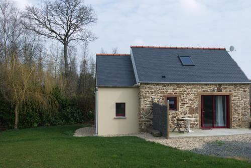 Petite maison bretonne : Hebergement proche de Coatascorn