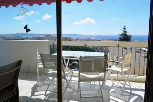 Panoramic Sea View - Modern Apartment near Cannes : Appartement proche de Vallauris