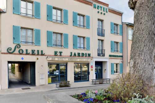 Soleil et Jardin : Hotel proche de Saint-Symphorien-d'Ozon