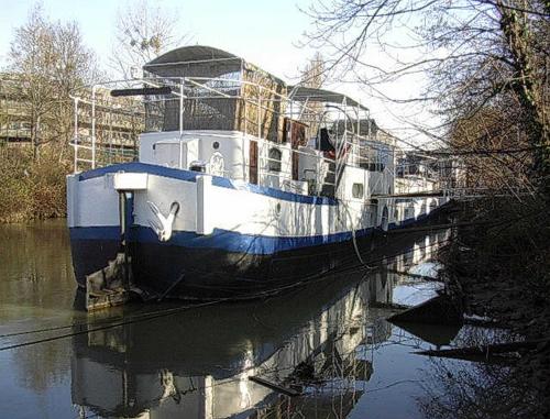 Boat For Guest : Hebergement proche de Sèvres