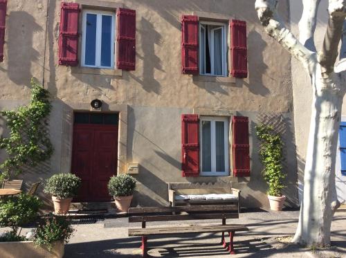 Relais Cathare : Chambres d'hotes/B&B proche de Thézan-des-Corbières