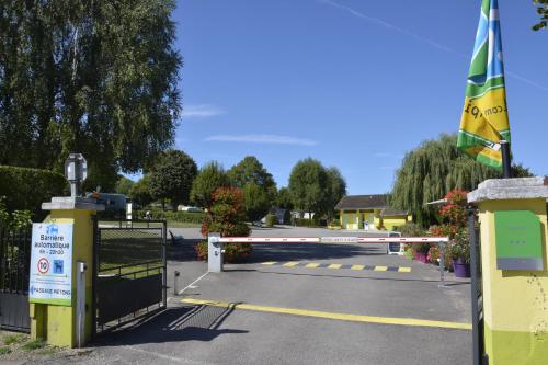 Camping Montmorency : Hebergement proche d'Orbigny-au-Val