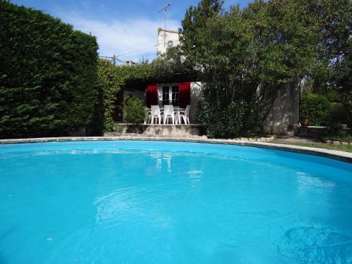 ACCENT IMMOBILIER Villa Calme Wifi gratuit piscine : Hebergement proche de Fontvieille