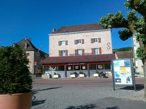 Hôtel de la Poste : Hotel proche de Maligny